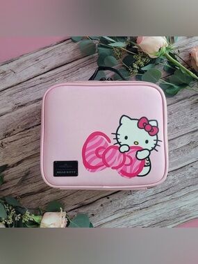 Impressions Vanity Hello Kitty Makeup Cosmetic Bag Case Pink